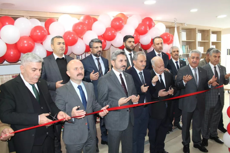 Ahmet Aydın adına kütüphane açıldı