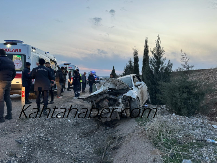 Kahta yolunda meydana gelen kazada 4 kişi yaralandı