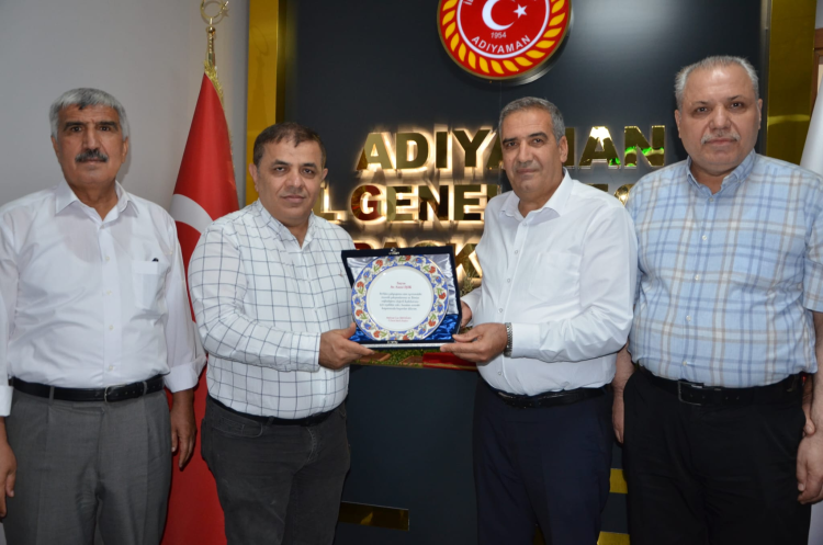 Işık'a  İl Genel Meclisi tarafından teşekkür plaketi verildi