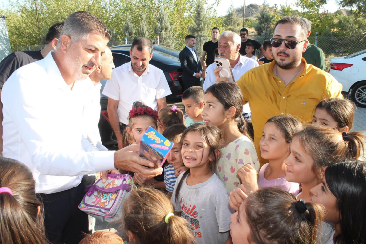 Milletvekili Şan'dan  Öğrencilere Kırtasiye Desteği