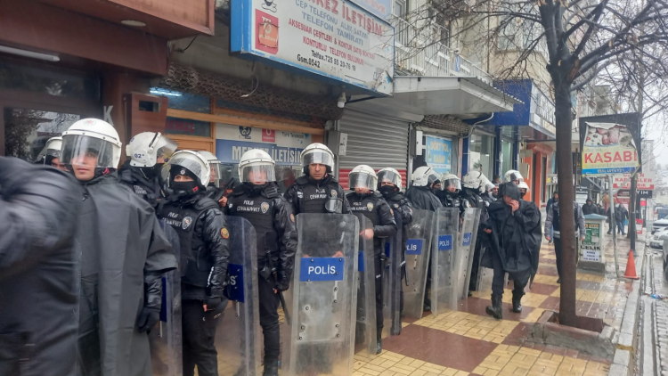 DEM Parti'den barikat tepkisi