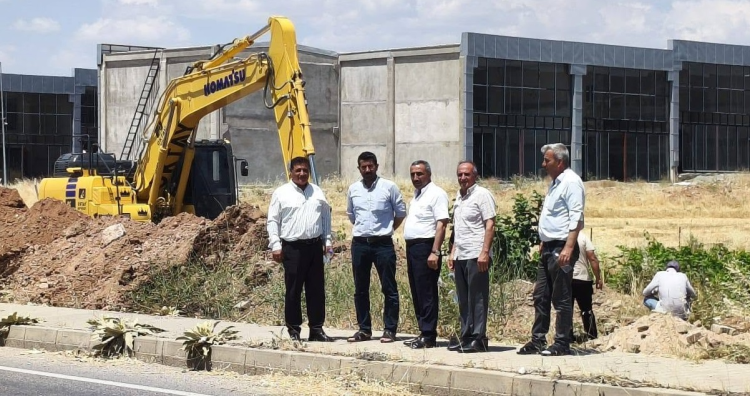 Kahta Oto Galericiler Sitesi'nde Altyapı Çalışmaları Başladı