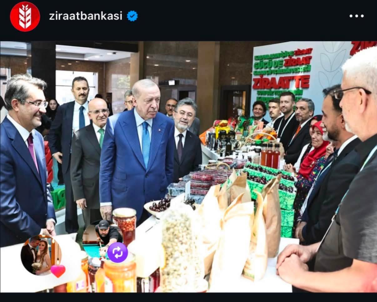 Cumhurbaşkanı Erdoğan, Kahta Bademi Standını Ziyaret Etti