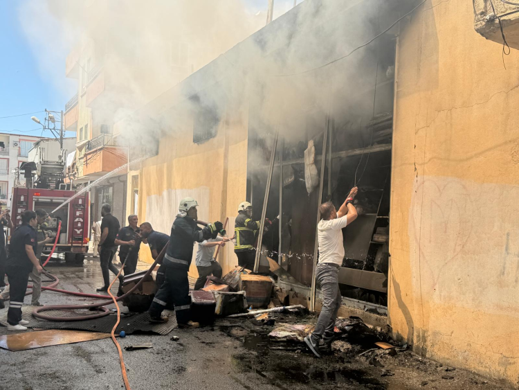 Kahta'da Bir  İş Yerinde  Korkutan  Yangın